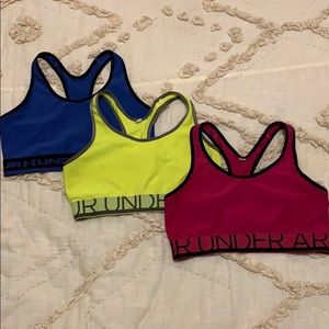 3 Under Amour Heatgear Run Bras